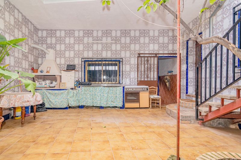 Foto e669c8b5-eff1-4e14-9e7f-5fa937a8e0a5. Casa amb aparcament a Alfacar