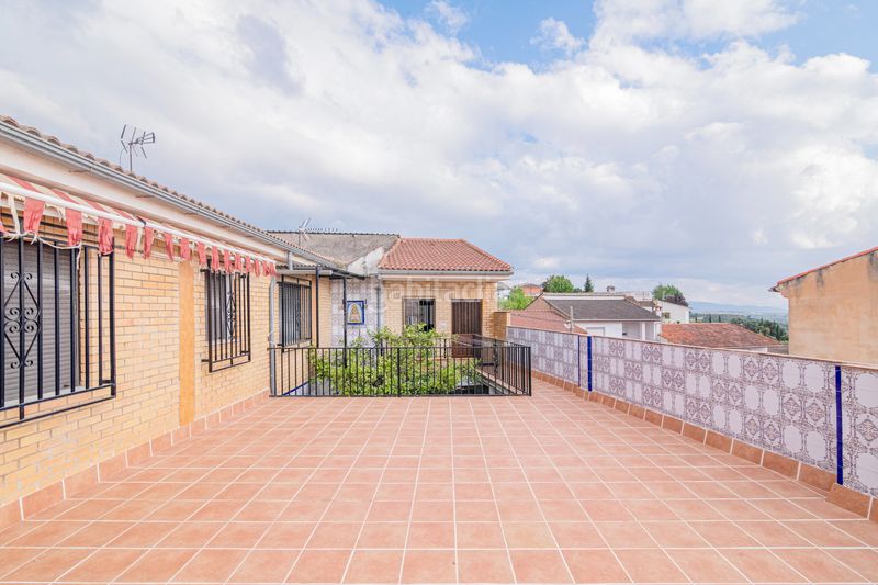 Foto f93d205b-79e7-4bb5-801b-507475fdff6d. Casa amb aparcament a Alfacar