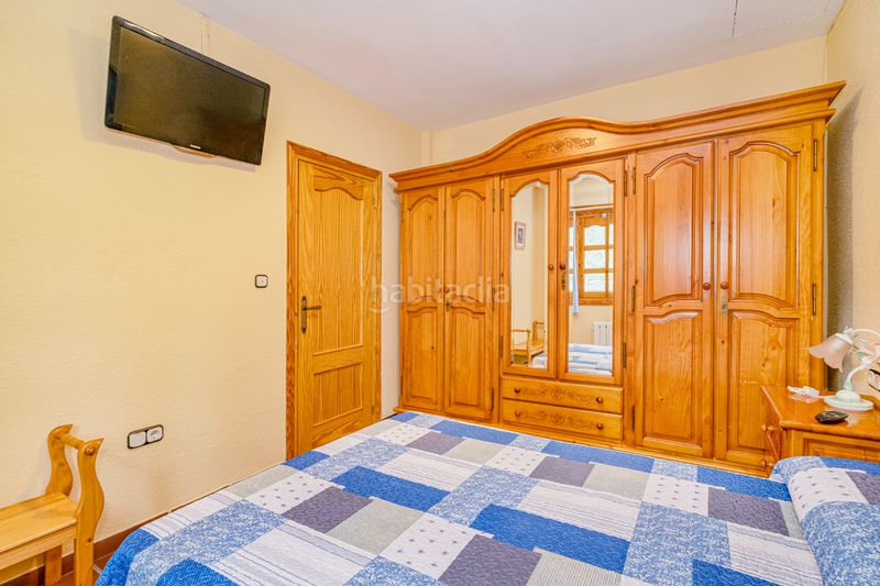 Foto 1eabd714-e886-4416-abce-70b791849ec5. Edificio in Güéjar Sierra