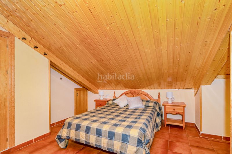 Foto 5d3b52e5-a39a-47a3-b0ed-3a8764fc59e0. Edificio in Güéjar Sierra