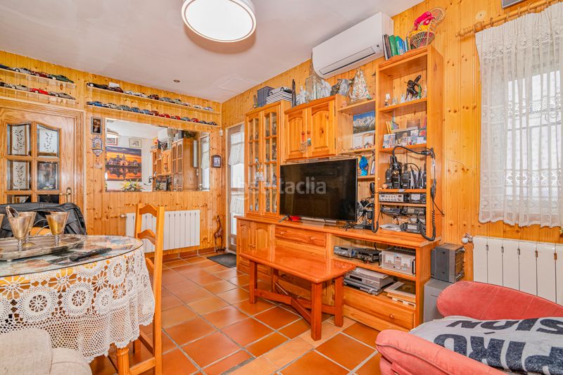 Foto acdf9b82-652b-4604-91e4-00638f79a4fd. Edificio in Güéjar Sierra
