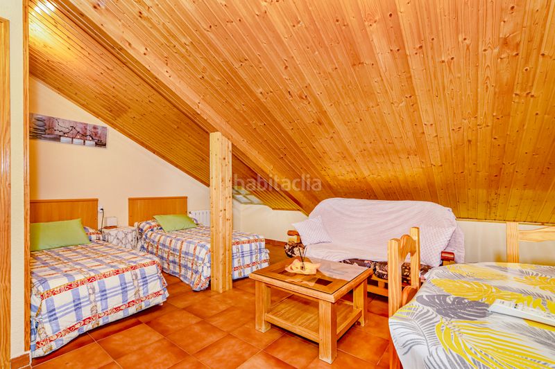 Foto c0aac865-1691-4dda-b109-50fb3dc5d682. Edificio in Güéjar Sierra