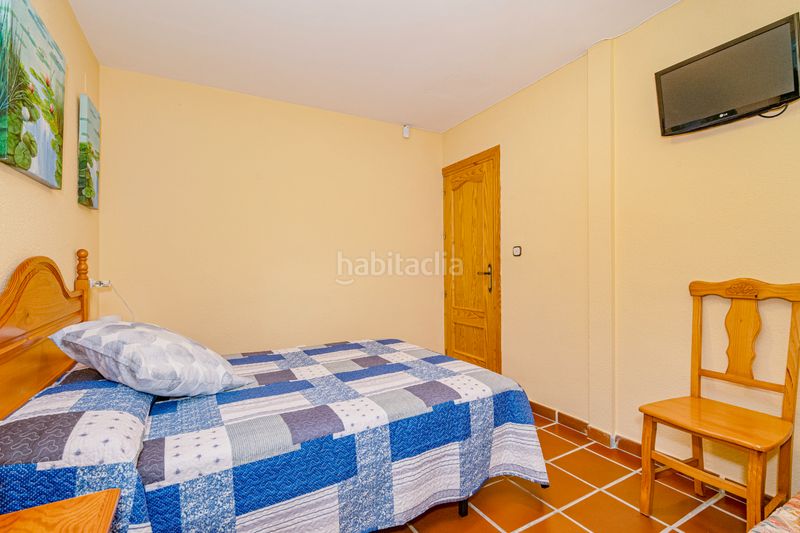 Foto c78e9ce5-d6dd-413e-b135-2382a037de0e. Edificio in Güéjar Sierra