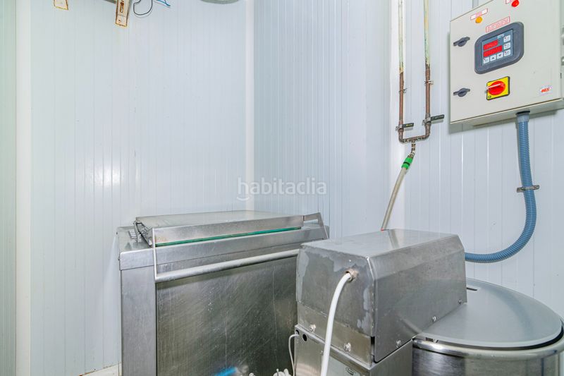 Foto e7bd3fdf-ecec-4404-9d1e-0c2ce6d1319b. Edificio in Güéjar Sierra