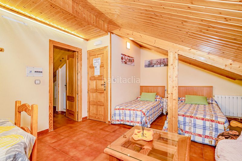 Foto fbce1600-dc52-480e-a4fb-597499163d71. Edificio in Güéjar Sierra