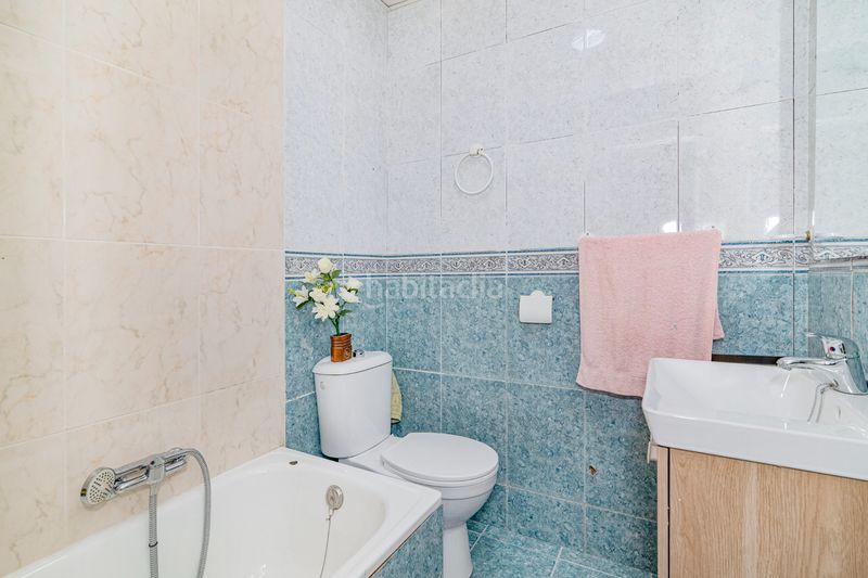 Foto f36cdc32-ad5f-4833-8bd6-a202e740f7f9. Casa amb piscina a Alfacar