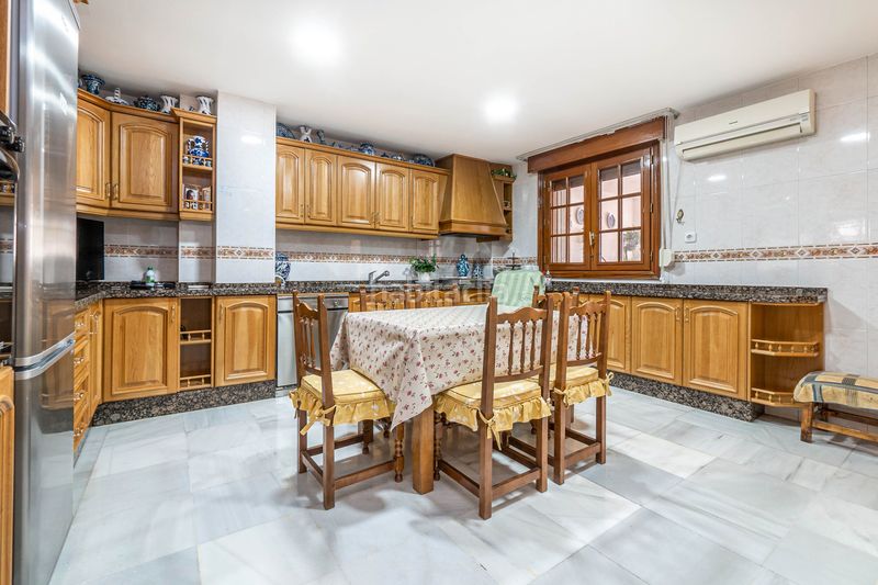 Foto 45113fa4-49d9-4636-bc66-b1e065a09570. Casa amb calefacció aparcament a Maracena