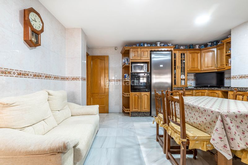 Foto fda9af58-1657-4506-ab22-f83c92975598. Casa amb calefacció aparcament a Maracena