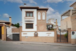 Casa  Calle andalucia. Espectacular chalet independiente en gójar: amplitud, comodidad