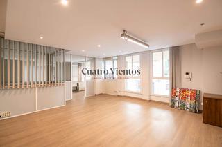 Affitto Ufficio  Carrer de galileu. Fantástica oficina junto a avenida de madrid en alquiler