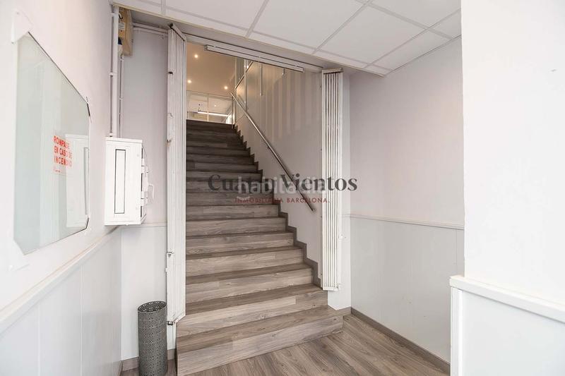 Foto 4fe4d2e6-cc3f-4c72-8c92-5aa81029b392. Alquiler oficina fantástica oficina junto a avenida de madrid en alquiler en Barcelona