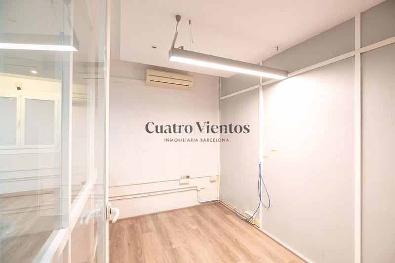 Foto 6087d8a8-cce1-468b-a535-998ed1047f13. Lloguer oficina amb calefacció aparcament a Barri de les Corts Barcelona