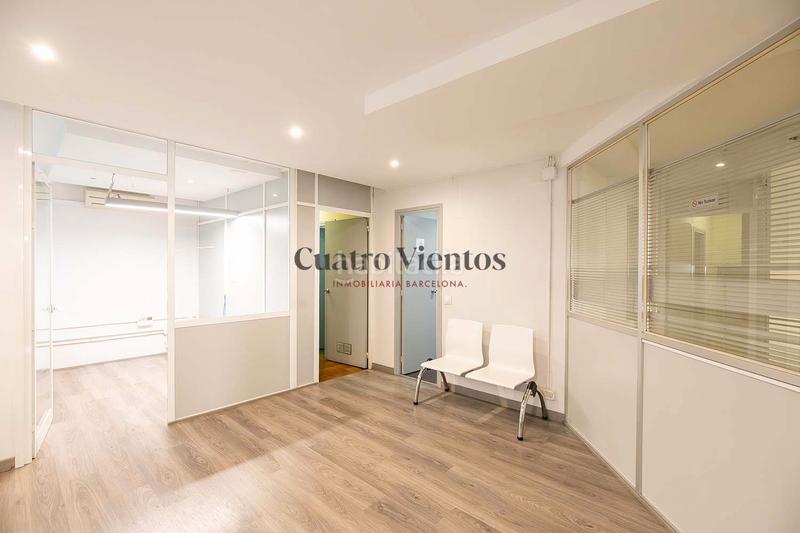 Foto 8420945f-203b-4aca-b5f6-72c2223b16a9. Miete büro mit heizung parking in Barri de les Corts Barcelona