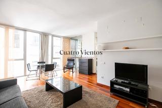 Lloguer Pis  Via augusta. Piso tipo loft en alquiler al lado de plaza molina