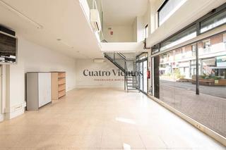 Business premise in Carrer d'Evarist Arnús