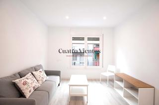 Pis  Carrer de torns. Piso reformado de 3 dormitorios y 1 baño en sants de venta
