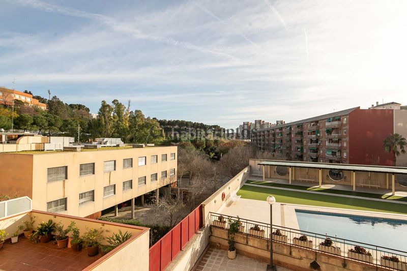 Foto 4e67ec0e-42f1-40b7-8e34-2c325b651864. Pis amb calefacció aparcament piscina a Font de la Guatlla Barcelona