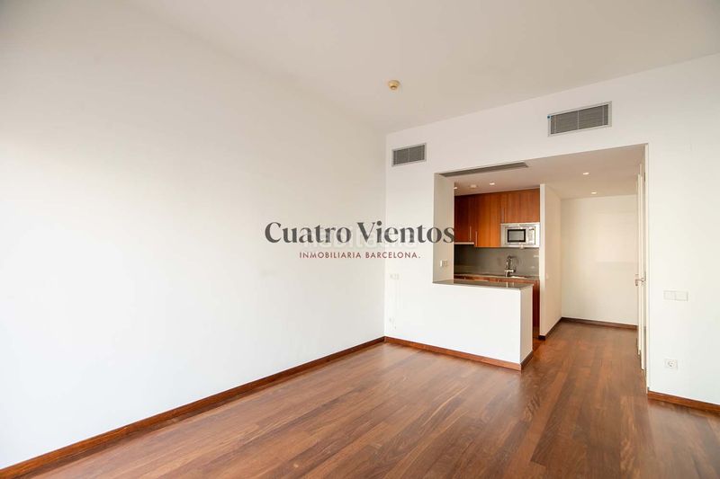 Foto 90629e36-9d0f-4497-9d48-d5607792e385. Pis amb calefacció a Dreta de l´Eixample Barcelona