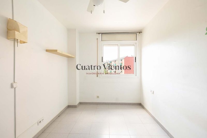 Foto a2ea95e6-5038-4fc7-88de-f732708aa81d. Pis amb calefacció aparcament piscina a Font de la Guatlla Barcelona