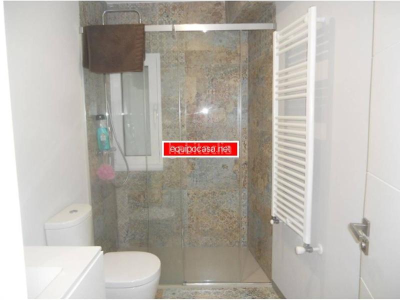 Foto 46c3fd49-4ee6-4466-8d0b-65dea17b1b23. Piso este inmueble situado en una zona en auge dispone de numerosos servicios en su entorno desde supermercados hasta farmacias pasando en Lugo