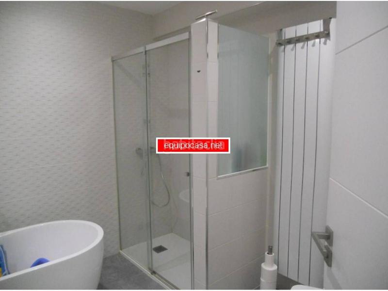 Foto aad085cb-8c26-4441-959d-88e885fe8a1d. Piso este inmueble situado en una zona en auge dispone de numerosos servicios en su entorno desde supermercados hasta farmacias pasando en Lugo