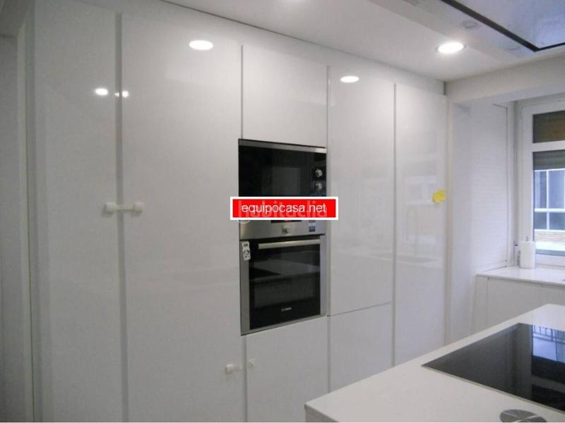 Foto b0b727a2-b8cb-464a-95fb-db3499fed7c0. Piso este inmueble situado en una zona en auge dispone de numerosos servicios en su entorno desde supermercados hasta farmacias pasando en Lugo