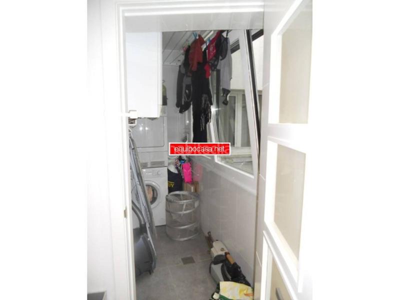 Foto d883344f-bd1b-4b36-b36d-4564fe3ef7fe. Piso este inmueble situado en una zona en auge dispone de numerosos servicios en su entorno desde supermercados hasta farmacias pasando en Lugo