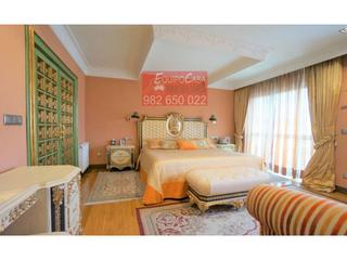 Flat in A Milagrosa. Piso en venta en centrorecinto amurallado