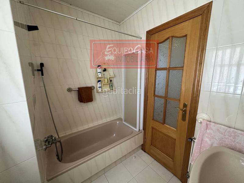 Foto caf168c5-e2e1-43f8-aa2e-aa25a8c7c6d3. Maison avec chauffage parking dans Rábade