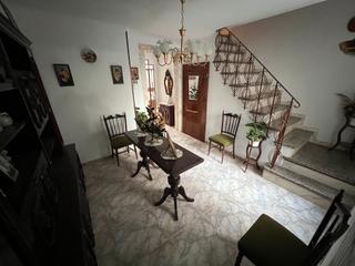 Casa  Calle san juan. Casa próxima a flor regalo la pajarita