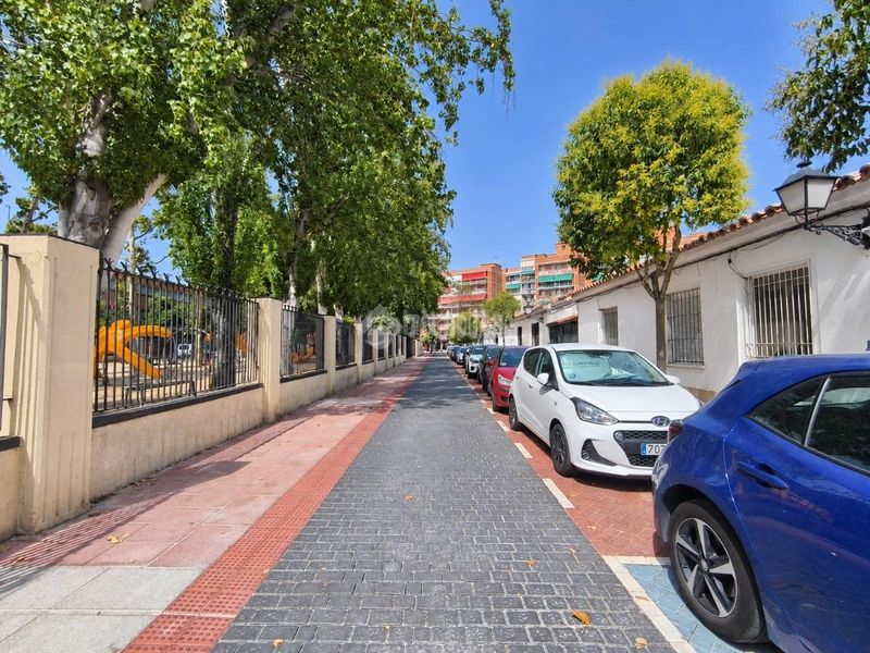 Foto 1447690d-59da-4e03-b6e5-4cac6e264190. Casa aparellada a Val Alcalá de Henares