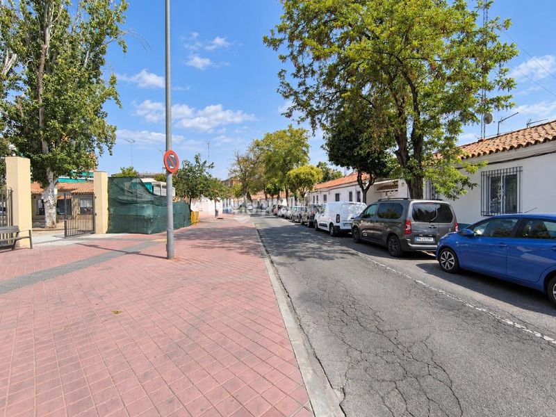 Foto 94e05eb1-e19d-4138-adf5-d65becf0a518. Casa aparellada a Val Alcalá de Henares