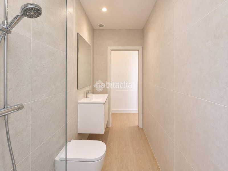 Foto a72a7666-0af5-4d80-a489-b1dd26606fcc. Casa aparellada a Val Alcalá de Henares
