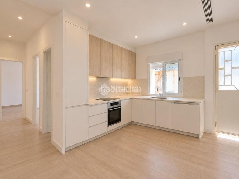 Foto d01b1811-6215-4182-b0e3-233442a05563. Casa aparellada a Val Alcalá de Henares