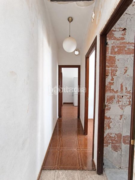 Foto deee0de5-f0cc-4274-b62c-dfac8d1cd4ad. Casa aparellada a Val Alcalá de Henares
