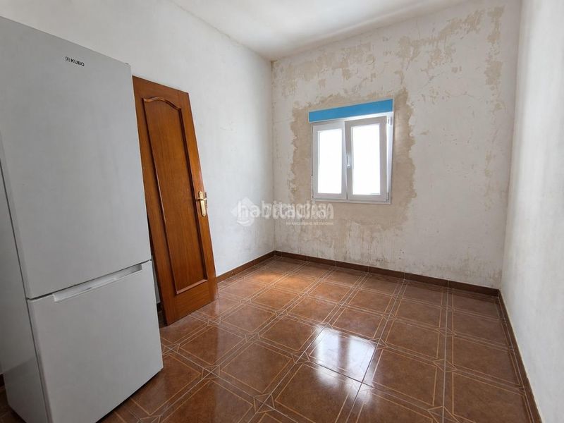 Foto ff2f22ba-b16e-4f30-b05b-ee71ae79f4ff. Casa aparellada a Val Alcalá de Henares