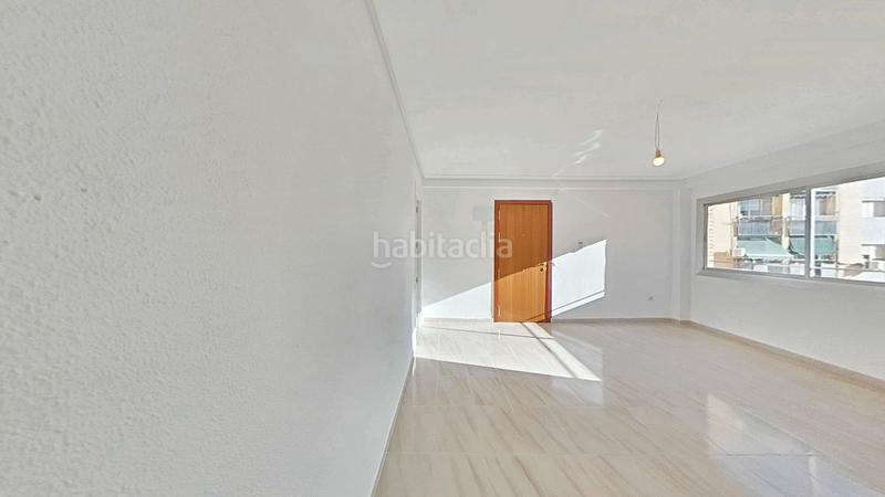 Foto c43a8af5-2565-4a45-8b1f-4a2edc0664b0. Lloguer pis a Campoamor Alicante