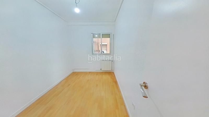 Foto 23aaddfb-3c9a-4358-bdf8-8f833baa1b4d. Alquiler piso en Canillejas Madrid
