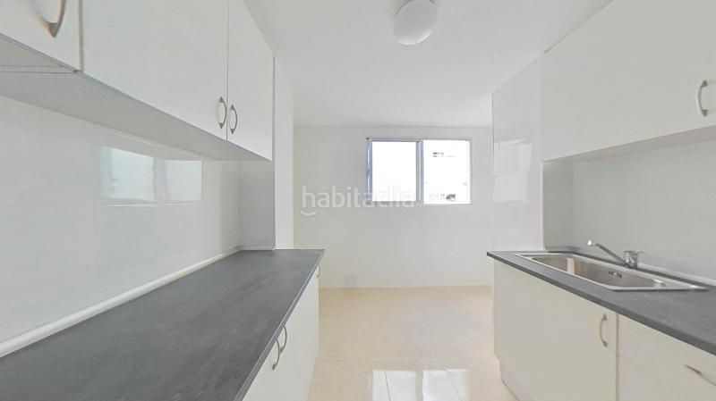 Foto 15db2715-1cbb-423b-a061-30f9359f5805. Alquiler piso en Sta. Aurelia - Cantábrico - Atlàntico - La Romería Sevilla