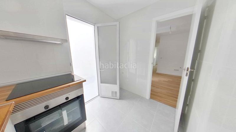 Foto f35c5350-c827-4496-92f4-63bb70e5c8fa. Alquiler piso en Los Rosales Madrid