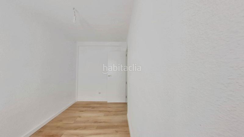 Foto f7bb92ae-756a-4f88-a1e0-32a98409f644. Alquiler piso en Los Rosales Madrid