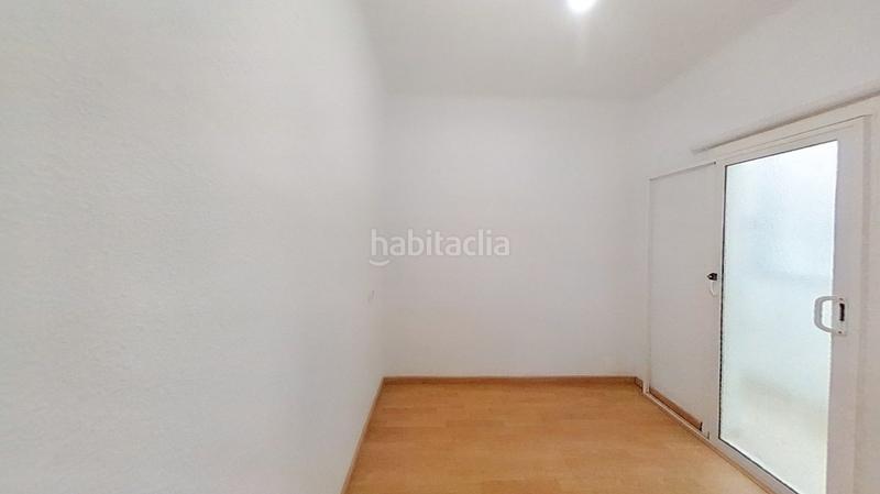 Foto b0ef26cc-b416-49ae-ab0c-49c4090d6430. Lloguer pis a Sant Crist Badalona