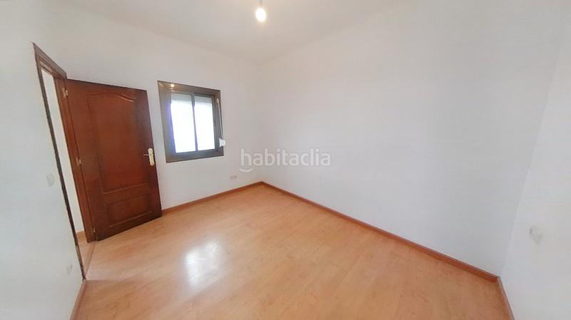 Foto e5e8d1c8-b712-462f-adc3-98f450cf75fd. Lloguer pis a Sant Crist Badalona