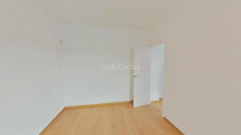 Foto f7505c8b-6257-42f1-818d-355cb0614684. Rent flat with heating in Vista Alegre Madrid