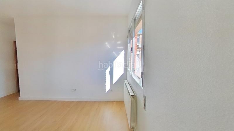 Foto 7a81b24b-30e3-4859-982a-9b48eb1ddd31. Alquiler piso en Numancia Madrid