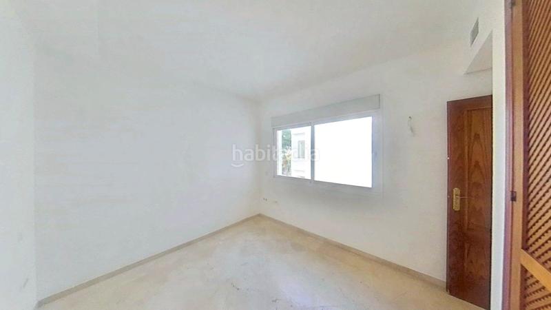 Foto da81e377-2d05-4181-acbf-0f65e2f4e50c. Rent flat with parking pool in Villacana - Costalita - Saladillo Estepona