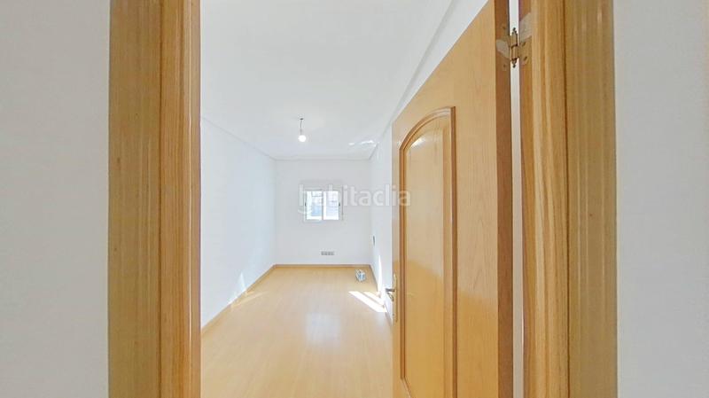 Foto b1f52a94-c566-4488-a821-fc28bd74fb5c. Lloguer pis a Villaverde Alto Madrid