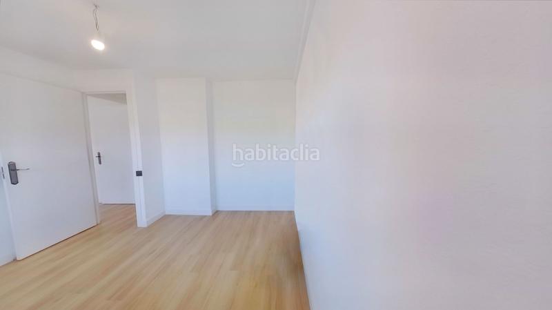 Foto d7f049f3-610e-46fe-80d1-9b369ab06010. Alquiler piso en Los Rosales Madrid