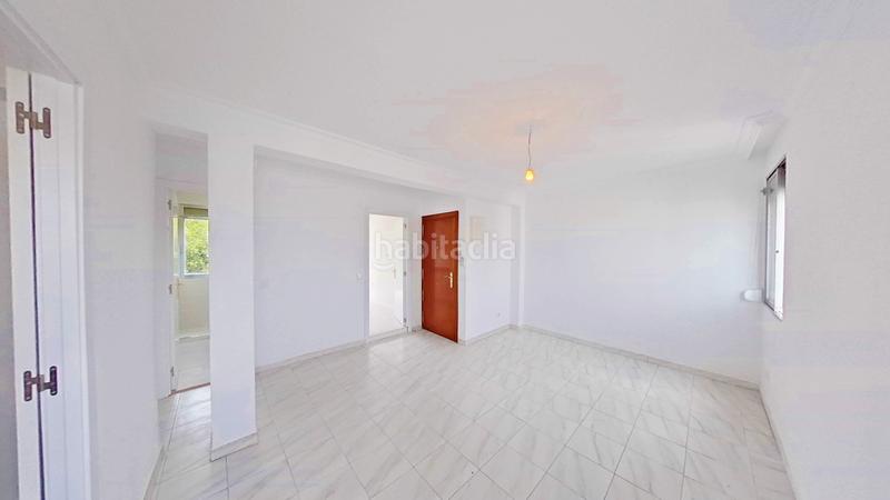 Foto 0692fb54-97fa-4e37-bcab-8b1559e49627. Rent flat with heating in Los Ángeles Madrid