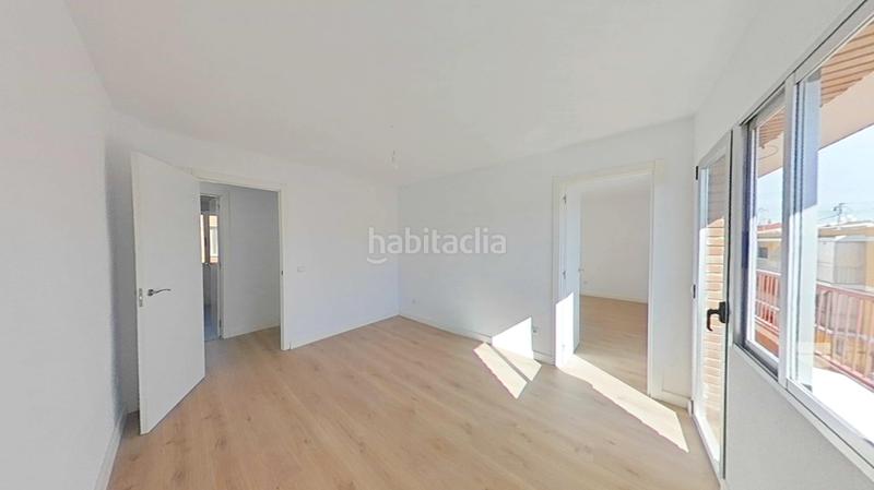 Foto 8986ab89-215f-4a6a-9e02-1b256a110385. Miete etagenwohnung in Los Rosales Madrid